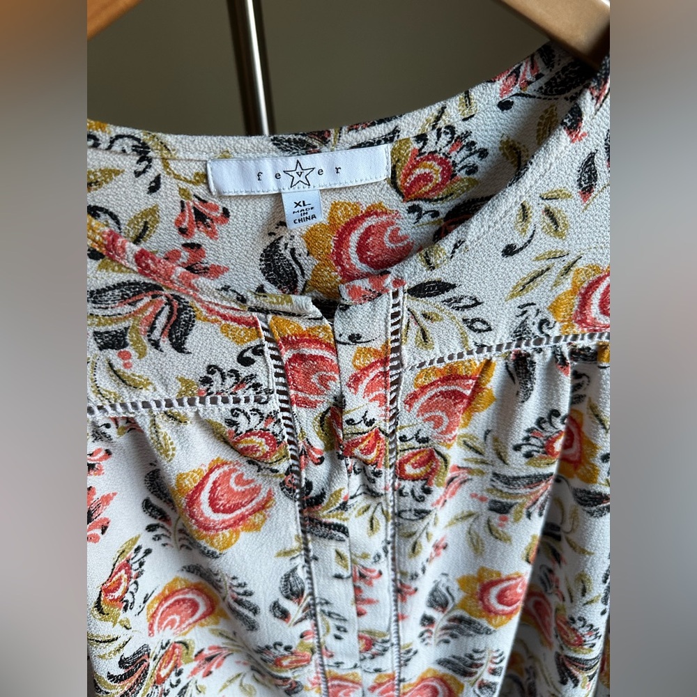 SOLD✅ Fever XL Floral Blouse - Red, Orange, Black - Picture 3 of 12